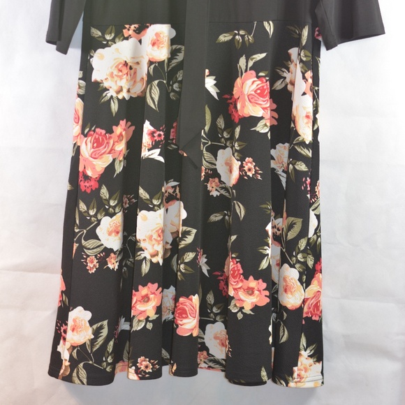 BEDOAR Black /Floral Dress NWT SZ 18 - Picture 5 of 7